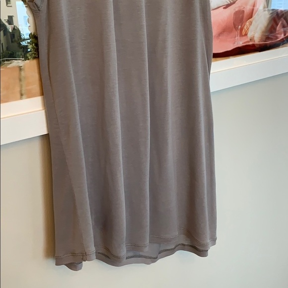 💕HP💕C&C California Assymetrical hem muscle tank grey - Picture 7 of 16